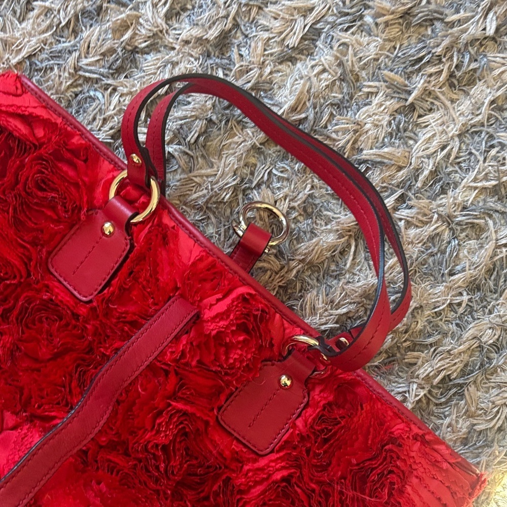 Valentino Red Floral Textured Tote, Gold Hardware - Picture 8 of 14